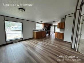 4614 E Old Trail Rd in Columbia City, IN - Building Photo - Building Photo