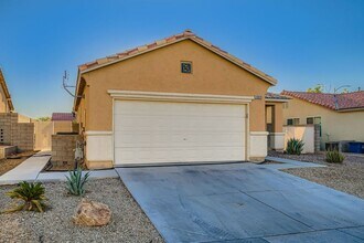 5824 Camino Rosa St in Henderson, NV - Building Photo - Building Photo