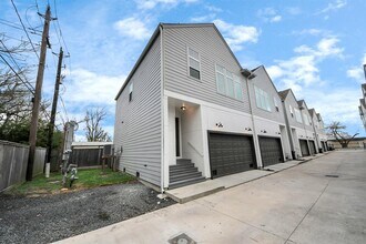 6027 Cypress St in Houston, TX - Building Photo - Building Photo