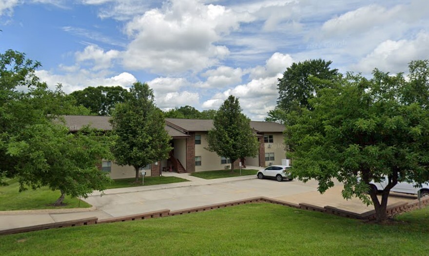 125 Crescent Lake Rd, Unit 209 in St. Clair, MO - Foto de edificio