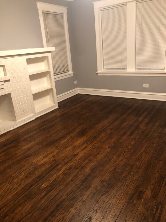 1818 N Luna Ave, Unit 2 in Chicago, IL - Foto de edificio