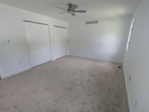 884 E 3rd St in Florence, NJ - Building Photo - Building Photo