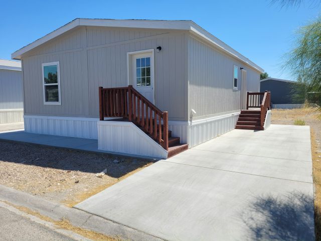 3401 N Walnut Rd in Las Vegas, NV - Building Photo