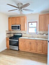 30 Elm St, Unit Unit 2 in North Arlington, NJ - Foto de edificio - Building Photo