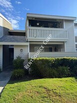 27616 Susan Beth Way in Santa Clarita, CA - Building Photo