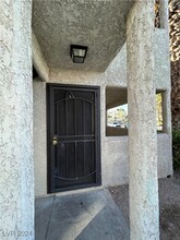 4964 Newport Cove Dr in Las Vegas, NV - Building Photo - Building Photo