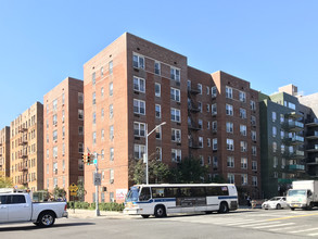 2080 Ocean Ave in Brooklyn, NY - Foto de edificio - Building Photo