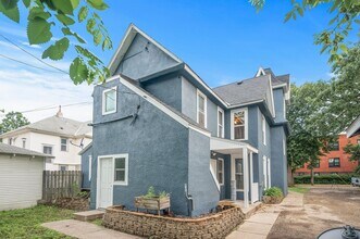 922-18 1/2 18 1/2 Ave NE in Minneapolis, MN - Building Photo - Building Photo