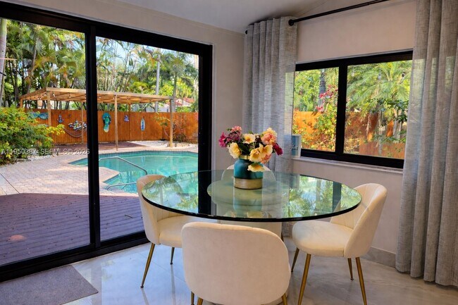 1415 Mayo St in Hollywood, FL - Building Photo - Building Photo