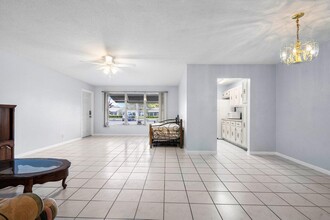 180 High Point Terrace E in Delray Beach, FL - Building Photo - Building Photo