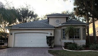 1870 NW 100th Way in Pembroke Pines, FL - Building Photo
