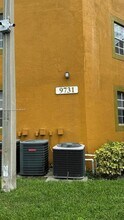 9731 Fontainebleau Blvd in Miami, FL - Building Photo - Building Photo