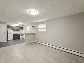 7108 Oxford Ave in Philadelphia, PA - Building Photo