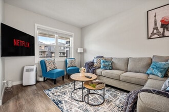 233 Midgrove Mews SW in Airdrie, AB - Building Photo - Building Photo