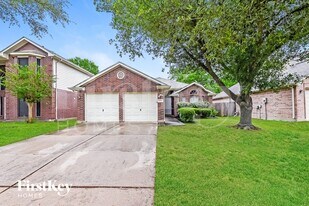 6739 Renata Cir in Houston, TX - Building Photo