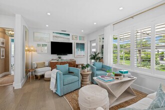 337 Orange Way in West Palm Beach, FL - Building Photo - Building Photo