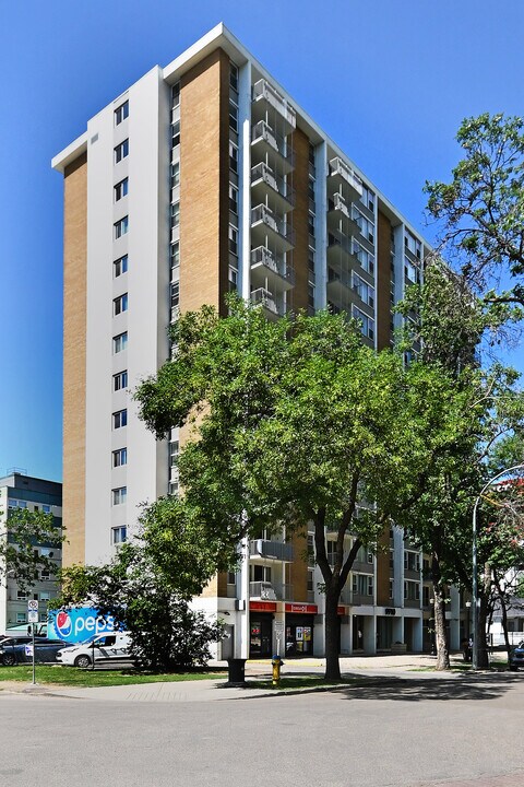 9910 in Edmonton, AB - Building Photo