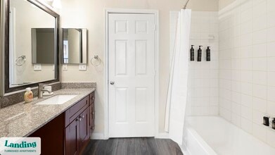 901 Lakeside Cir in Lewisville, TX - Building Photo - Building Photo