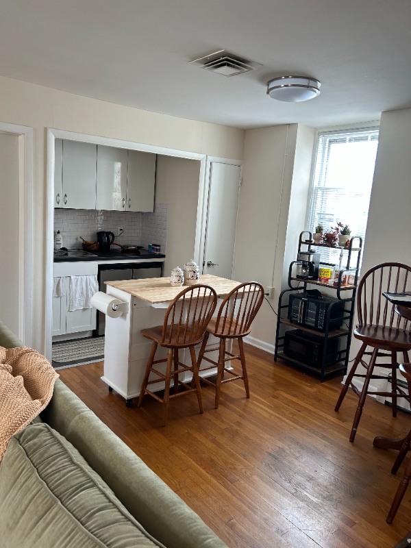 property at 1205 Jamestown Rd