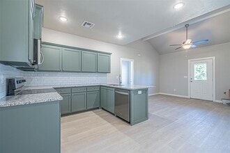 2106 Willow Pl in Blackwell, OK - Building Photo - Building Photo