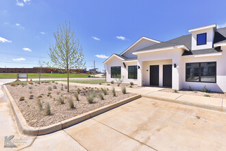 Southlake Villas in Abilene, TX - Building Photo - Building Photo