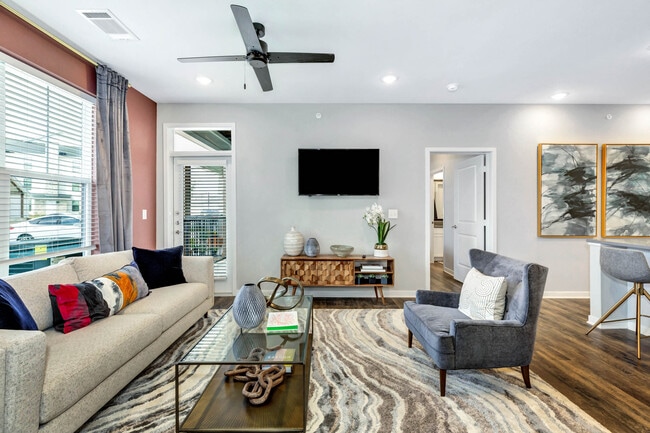 Farmhaus Apartments in Madison, AL - Foto de edificio - Building Photo