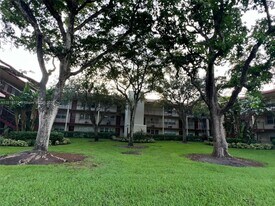 200 SW 132nd Way in Pembroke Pines, FL - Building Photo