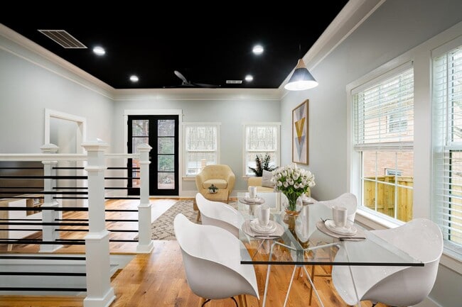 243 Oakcliff Ct NW in Atlanta, GA - Building Photo - Building Photo