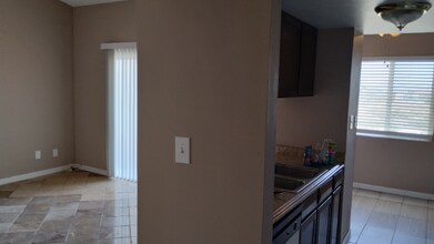 15551 Sunland Gin Rd-Unit -B-5 in Arizona City, AZ - Building Photo - Building Photo
