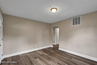 3328 Farnsley Rd in Louisville, KY - Building Photo - Building Photo