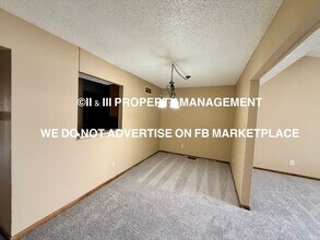 1424 E Mart-Way Cir in Olathe, KS - Building Photo - Building Photo