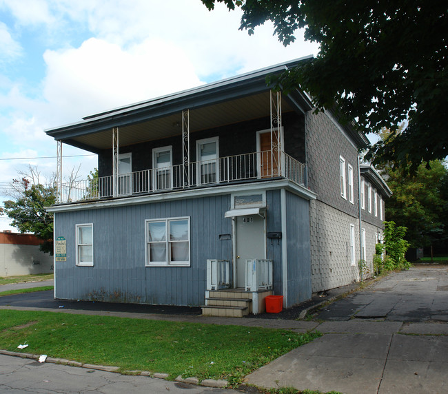 401 Milgate St in Utica, NY - Foto de edificio - Building Photo