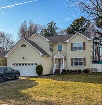 2316 Eagle Dr in Chesapeake, VA - Building Photo