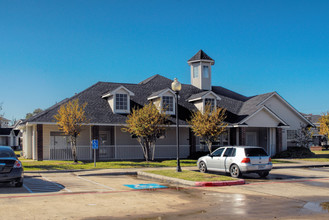 Garden Gate Apartments in New Caney, TX - Foto de edificio - Building Photo