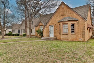 2015 16th St in Lubbock, TX - Building Photo - Building Photo