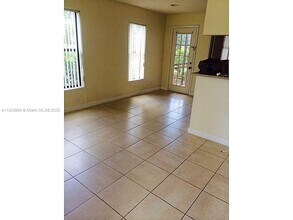 8797 NW 39th St in Sunrise, FL - Building Photo - Building Photo