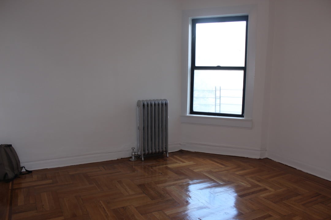 2301 Creston Ave in Bronx, NY - Building Photo