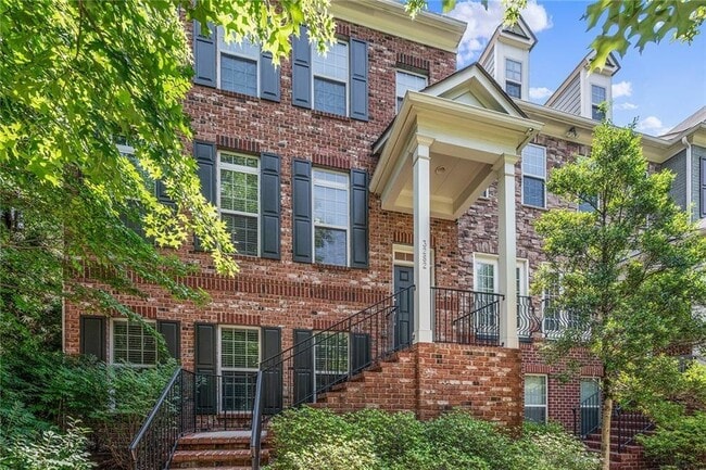 property at 3282 Ferncliff Ln