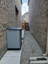 1488 Kitchen Ct in Milton, ON - Building Photo - Building Photo