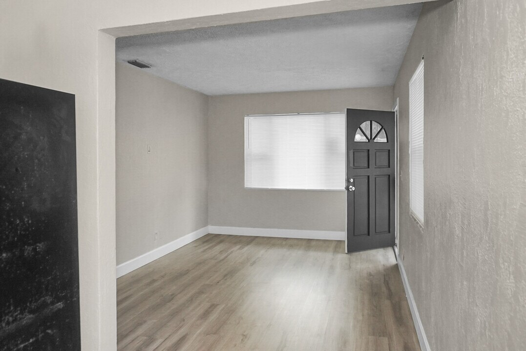 7219 Rhode Island Dr E in Jacksonville, FL - Building Photo