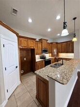 213 Briarstone Dr in Alvarado, TX - Building Photo - Building Photo