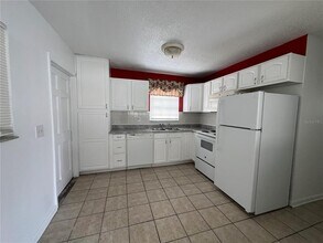 8922 El Portal Dr in Tampa, FL - Building Photo - Building Photo