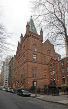 205 E 16th St in New York, NY - Foto de edificio - Building Photo