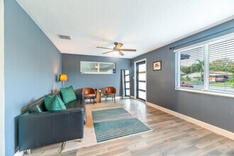 5840 NE 1st Terrace in Fort Lauderdale, FL - Building Photo - Building Photo