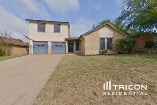 6217 Old Mill Cir in Watauga, TX - Building Photo