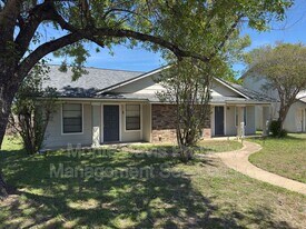 1614 W Braker Ln in Austin, TX - Building Photo