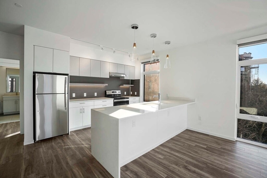 839 Beacon St in Boston, MA - Building Photo