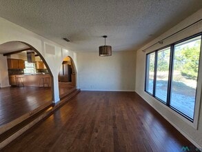 1091 C R G in Clovis, NM - Foto de edificio - Building Photo