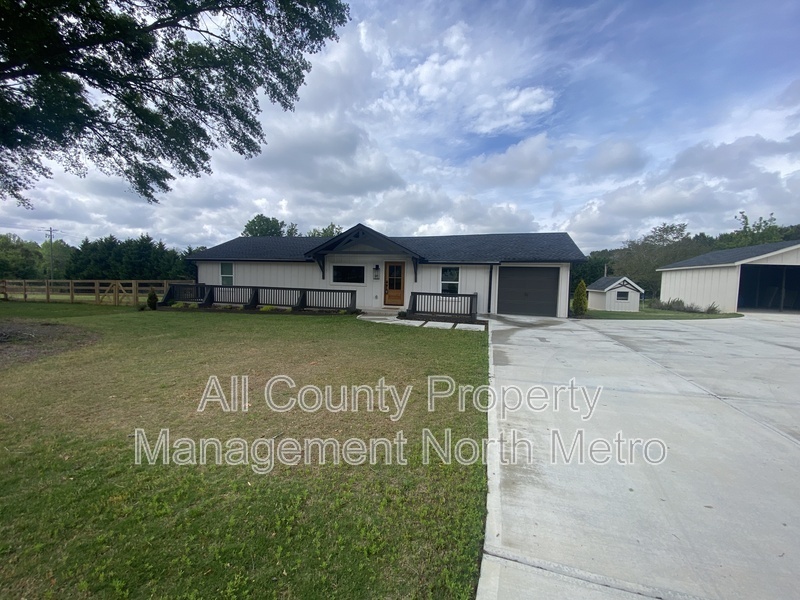 57 Harry Sosebee Rd in Dawsonville, GA - Building Photo