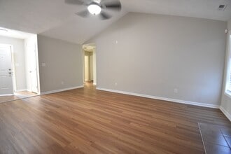 5609 Thackeray Dr in Fayetteville, NC - Building Photo - Building Photo